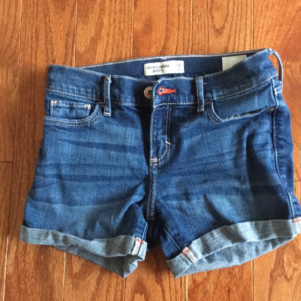 medium wash denim shorts